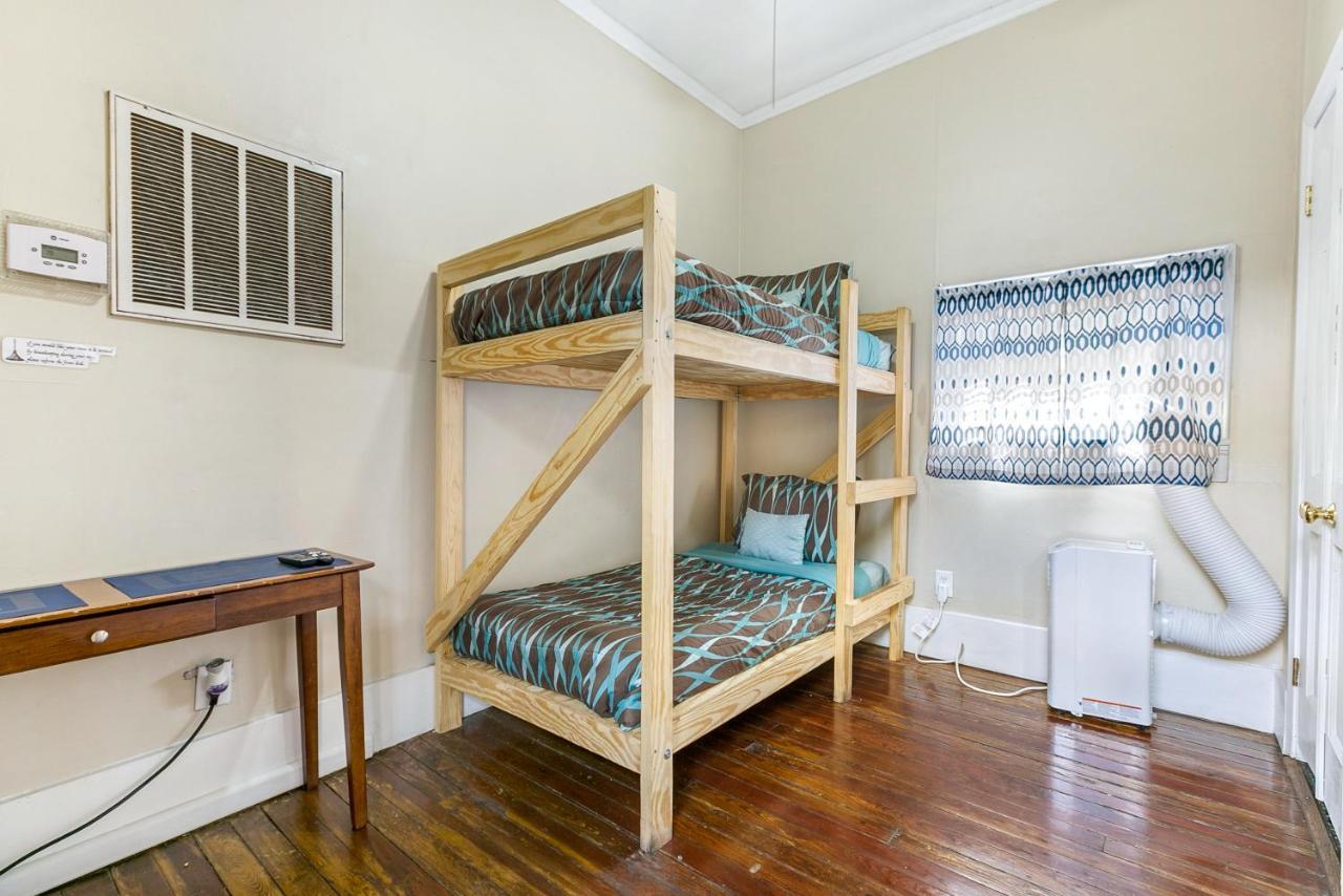 Ihsp French Quarter House Hostel *